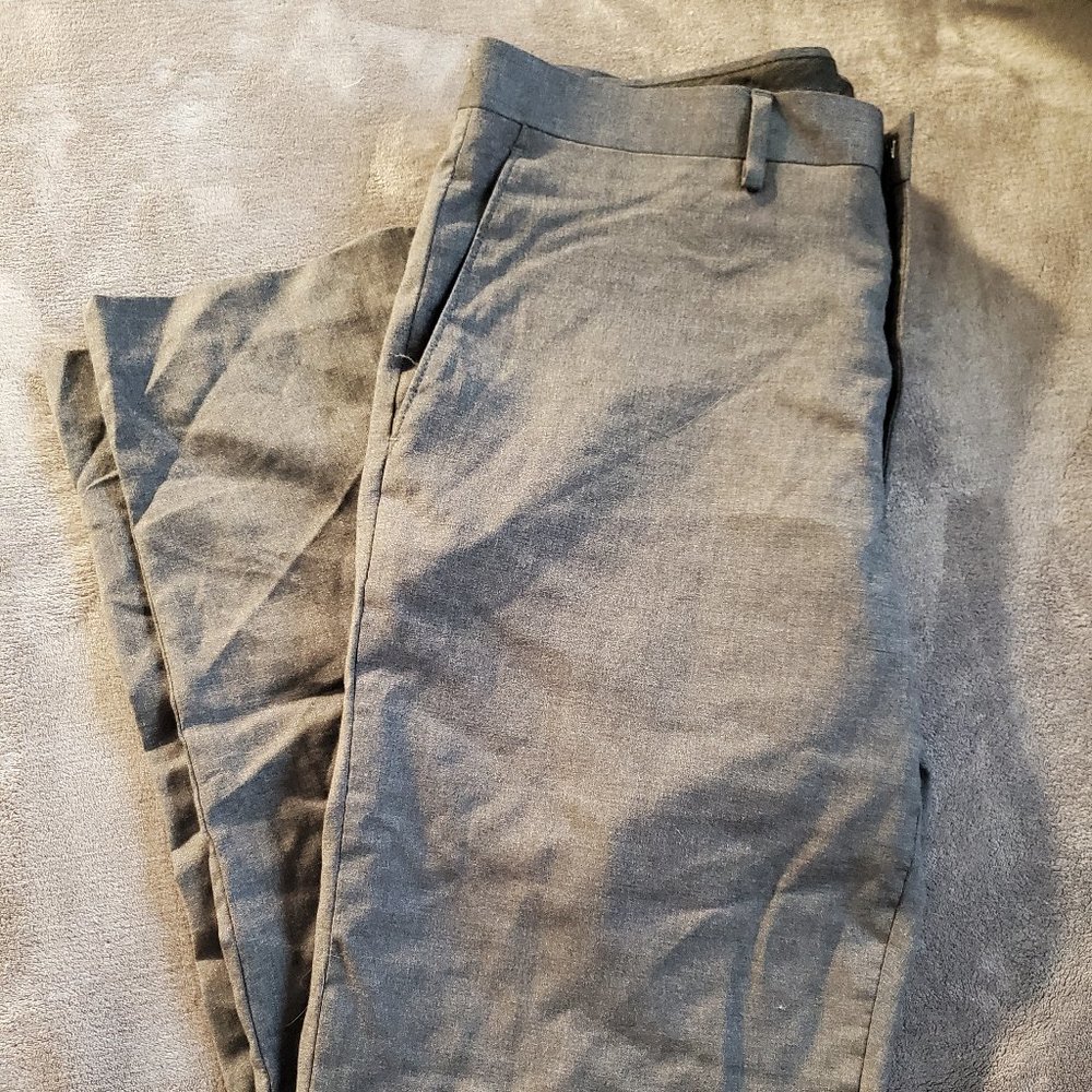 Distinction by Ryan Seacrest Men’s Grey Slack Pants